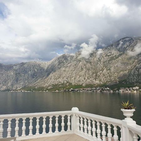 Apartments Sovran Vila Marija Prcanj Bagian luar foto