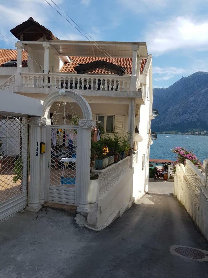 Apartments Sovran Vila Marija Prcanj Bagian luar foto