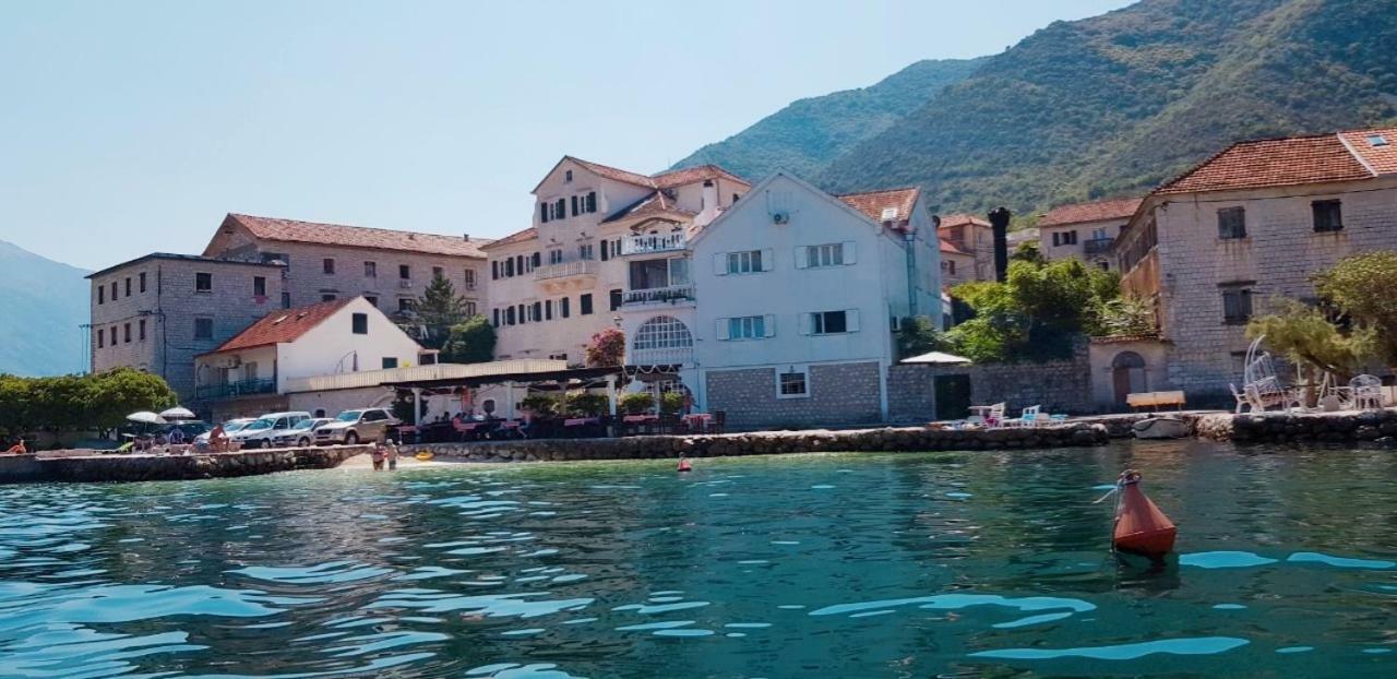 Apartments Sovran Vila Marija Prcanj Bagian luar foto